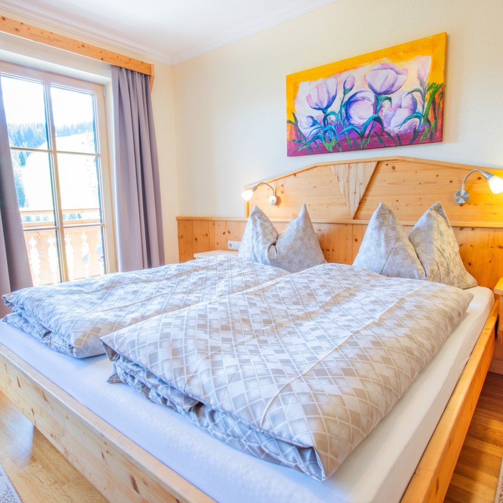 Schlafzimmer mit Balkon