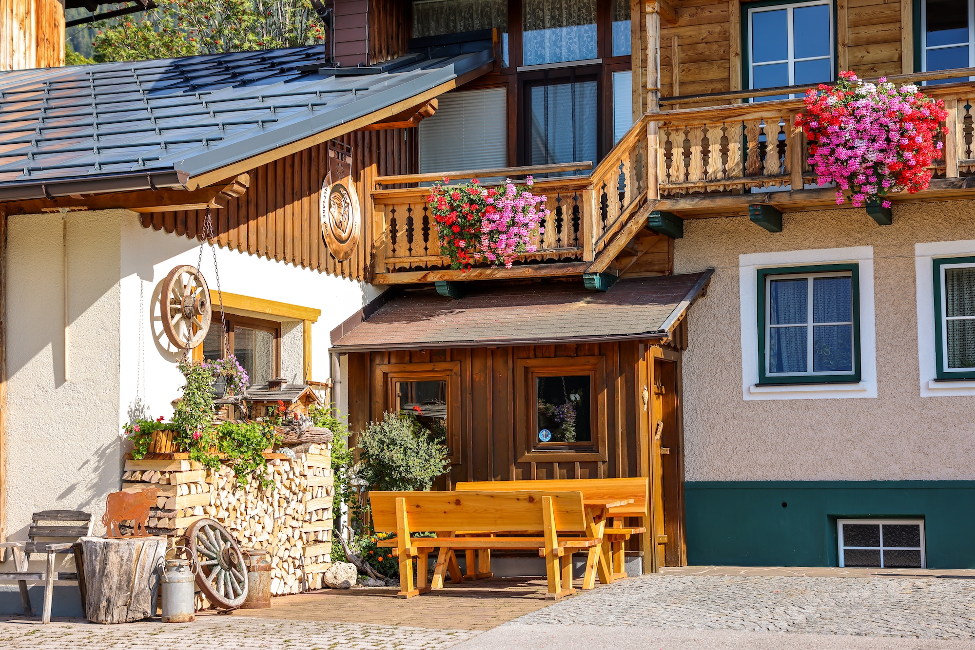 Gemütliche Sonnenbank am Reiterhof in Ramsau am Dachstein